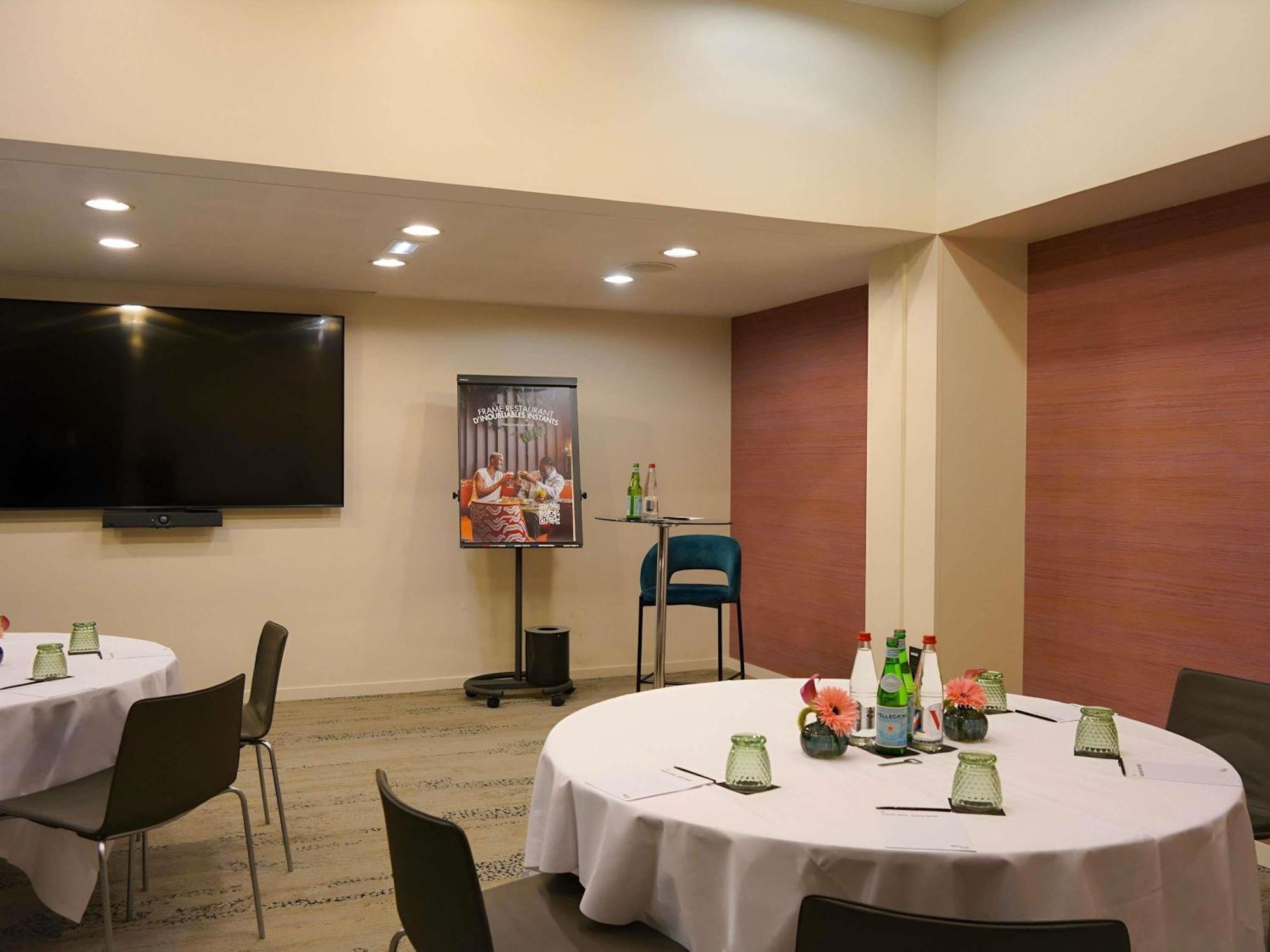 Pullman Tour Eiffel 4* Paris