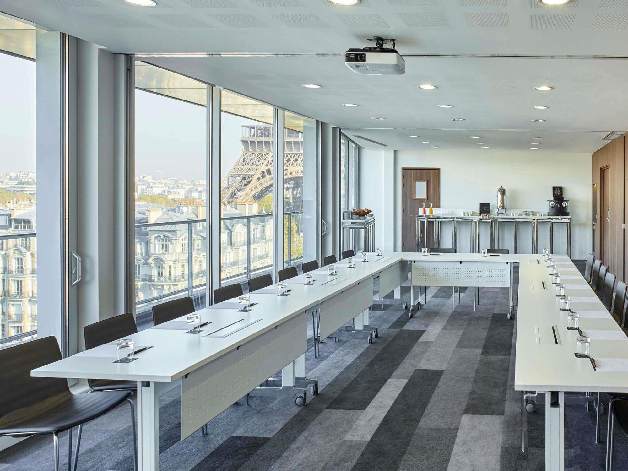 Pullman Tour Eiffel Hotel 4*